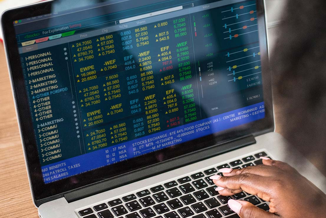 Gold vs Oil in War: Why XAUUSD Moves and How Beginners Avoid Traps (2026)